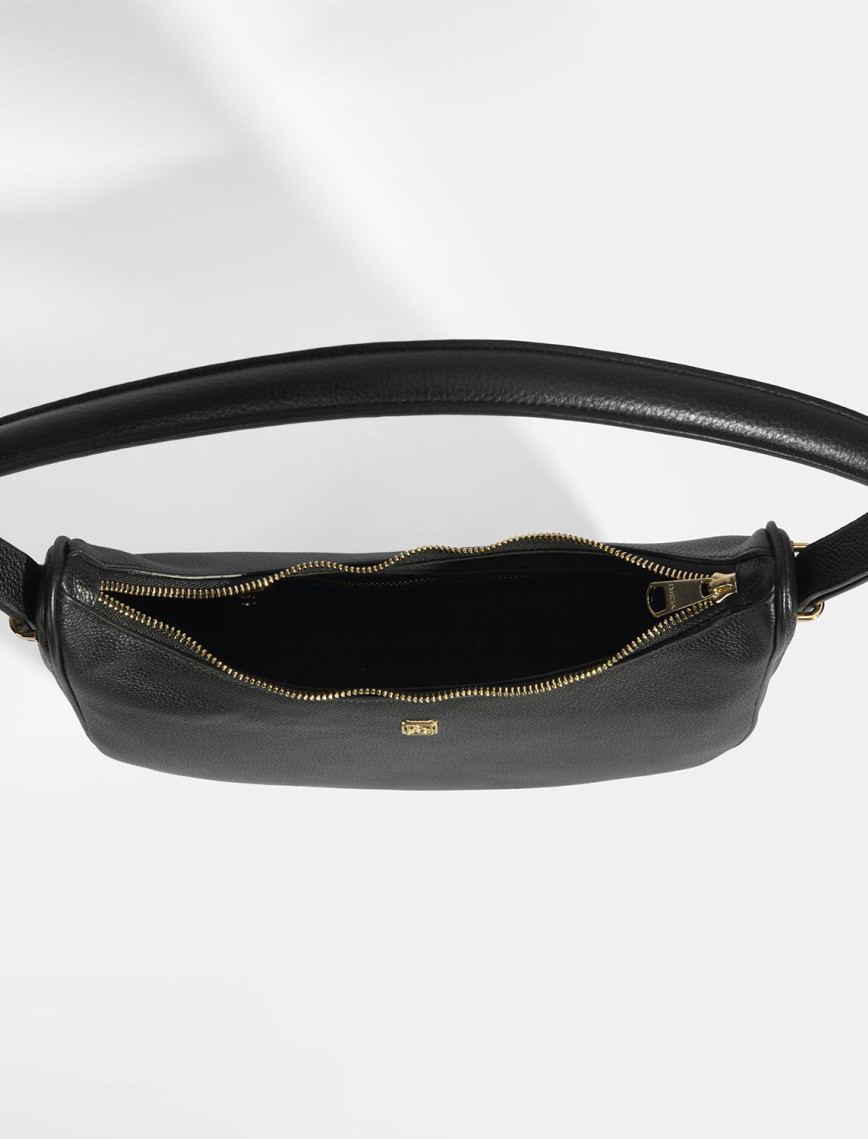 Kadın Siyah Deri Omuz Çantası Kadın Siyah Deri Omuz Çantası