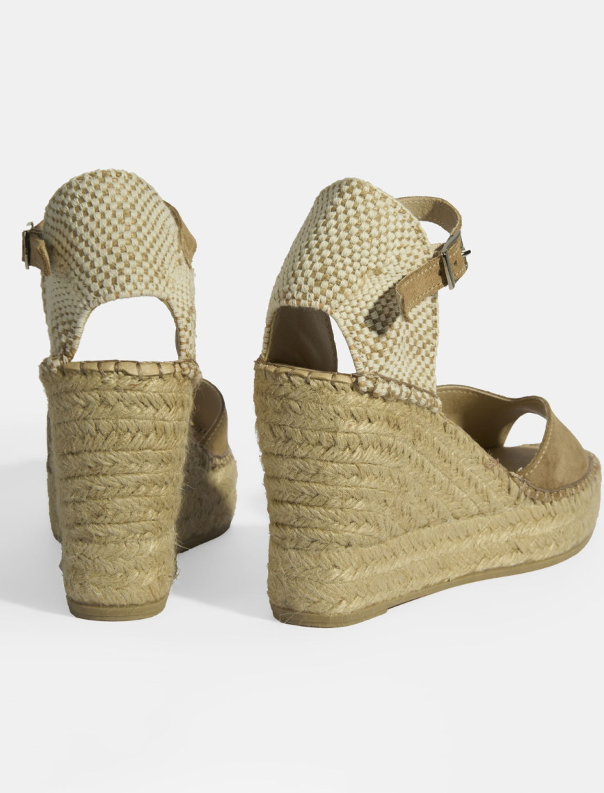 Bej Kadın Toka Detaylı Dolgu Topuklu Süet Espadril Bej Kadın Toka Detaylı Dolgu Topuklu Süet Espadril