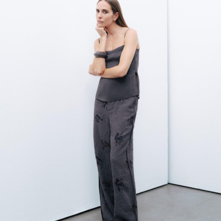 Yırtmaçlı Askılı Bluz