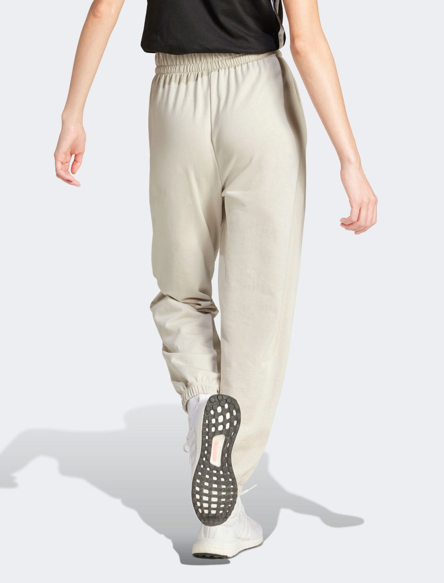 adidas Essentials Small Logo French Terry Cuffed Kadın Gri Eşofman Altı adidas Essentials Small Logo French Terry Cuffed Kadın Gri Eşofman Altı