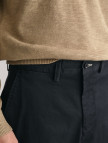 GANT Erkek Siyah Regular Fit Chino Pantolon GANT Erkek Siyah Regular Fit Chino Pantolon