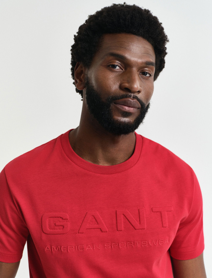 GANT Erkek Kırmızı Regular Fit Bisiklet Yaka Logolu T-Shirt GANT Erkek Kırmızı Regular Fit Bisiklet Yaka Logolu T-Shirt