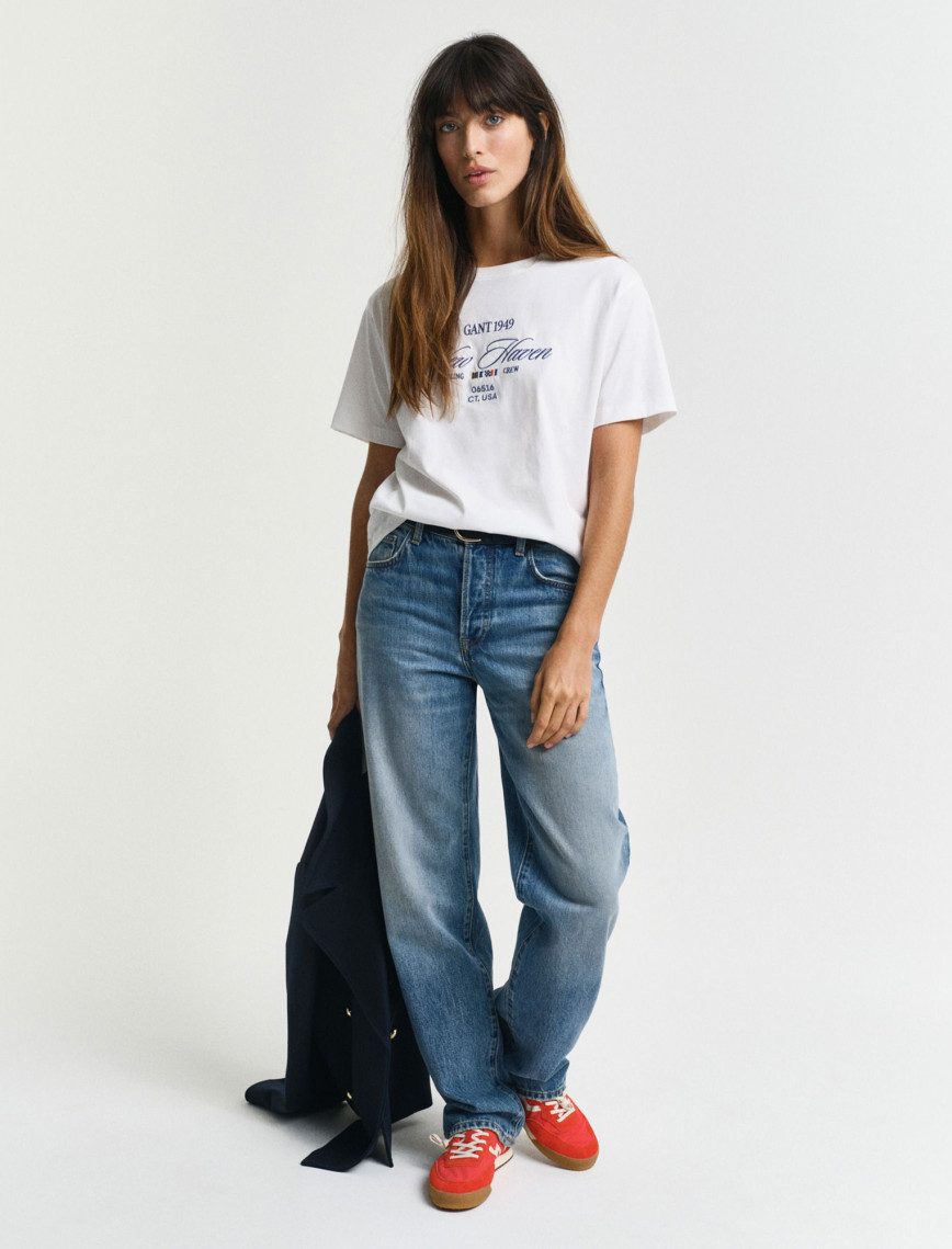 GANT Kadın Krem Relaxed Fit Bisiklet Yaka Logolu T-Shirt GANT Kadın Krem Relaxed Fit Bisiklet Yaka Logolu T-Shirt