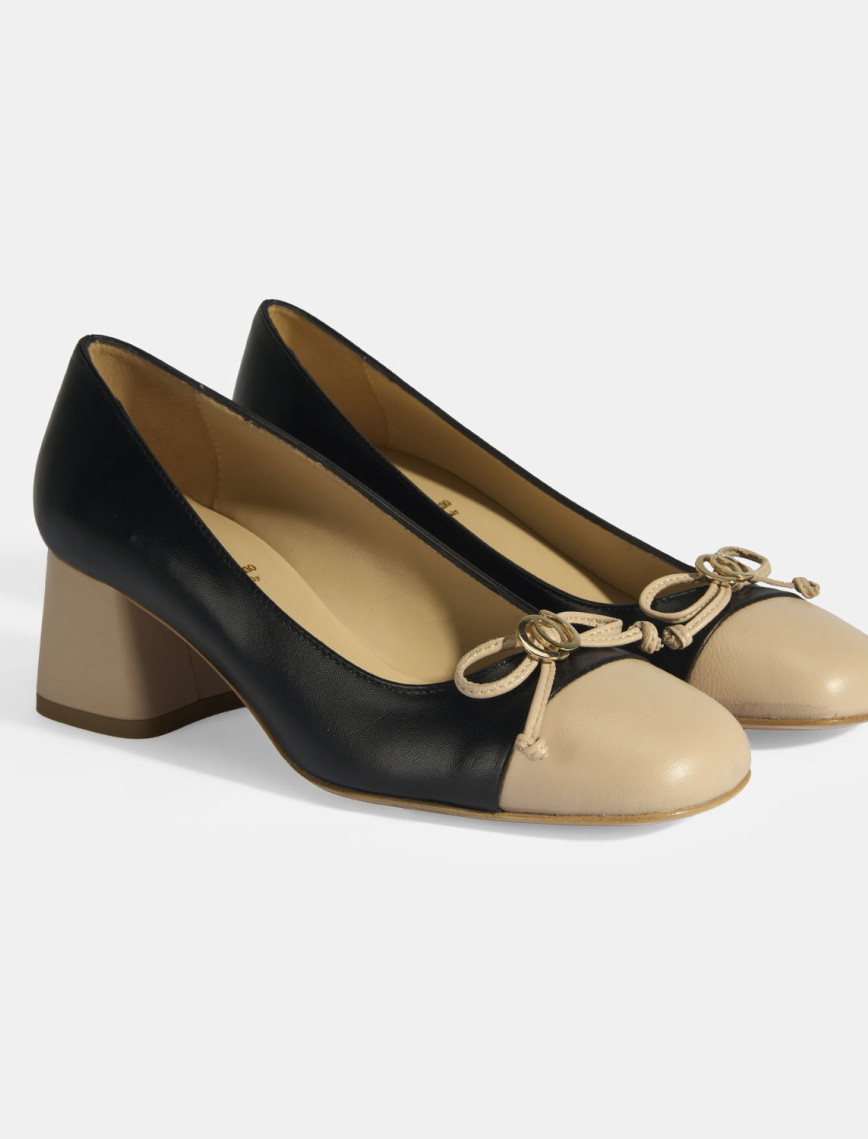 Luca Grossi Kadın Siyah Fiyonk Detaylı Deri Topuklu Ayakkabı Luca Grossi Kadın Siyah Fiyonk Detaylı Deri Topuklu Ayakkabı