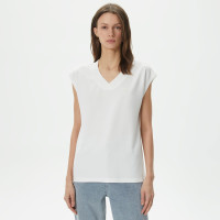 Lacoste Kadın Slim Fit V Yaka Beyaz T-Shirt Lacoste Kadın Slim Fit V Yaka Beyaz T-Shirt