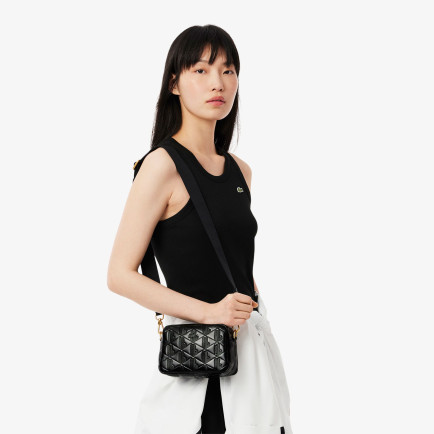 Lacoste Maheki Kadın Monogram Deri Siyah Postacı Çantası Lacoste Maheki Kadın Monogram Deri Siyah Postacı Çantası