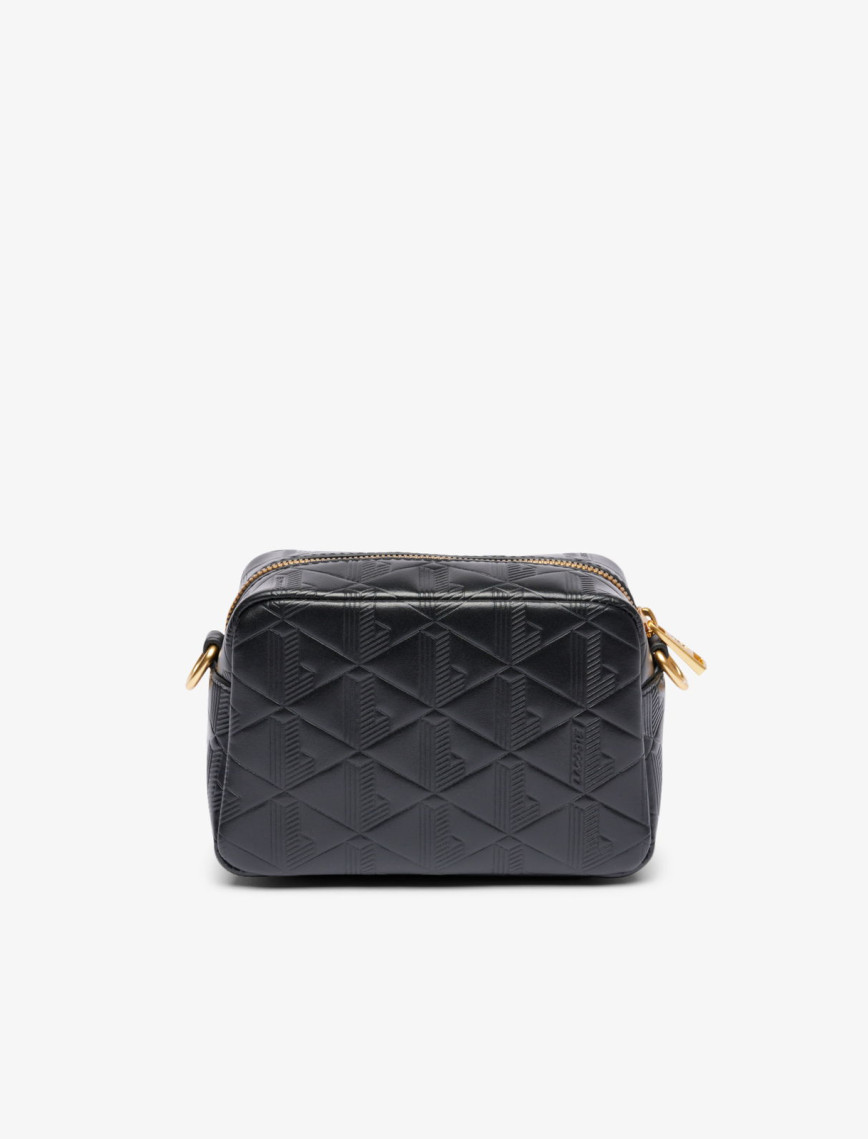 Lacoste Maheki Kadın Monogram Deri Siyah Postacı Çantası Lacoste Maheki Kadın Monogram Deri Siyah Postacı Çantası