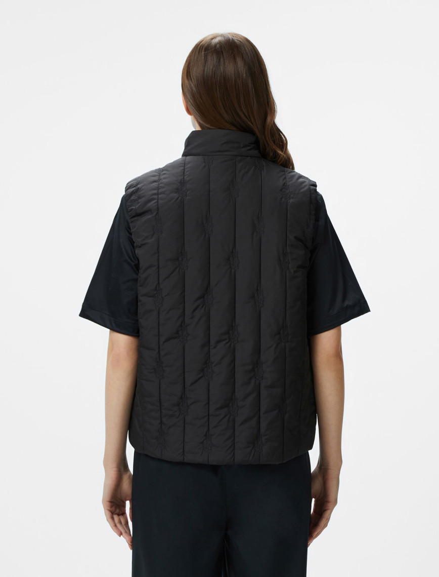 Lacoste Kadın Regular Fit Dik Yaka Kapitone Siyah Yelek Lacoste Kadın Regular Fit Dik Yaka Kapitone Siyah Yelek