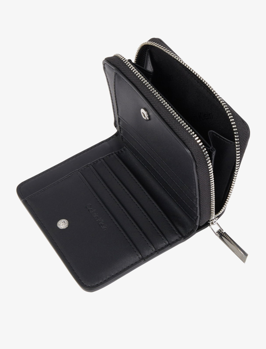 Calvin Klein Medium Kadın Siyah Cüzdan Calvin Klein Medium Kadın Siyah Cüzdan