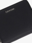 Calvin Klein Medium Kadın Siyah Cüzdan Calvin Klein Medium Kadın Siyah Cüzdan
