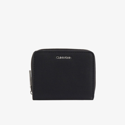 Calvin Klein Medium Kadın Siyah Cüzdan Calvin Klein Medium Kadın Siyah Cüzdan