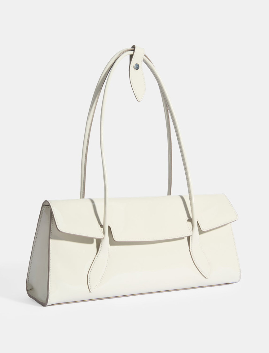 Bej Kadın Yaprak Detaylı Deri Omuz Çantası Bej Kadın Yaprak Detaylı Deri Omuz Çantası