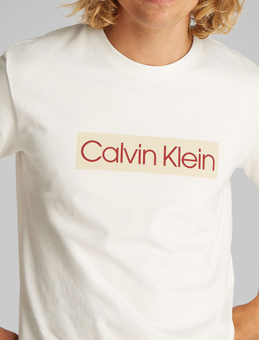 Calvin Klein Label Print Erkek Beyaz T-Shirt Calvin Klein Label Print Erkek Beyaz T-Shirt