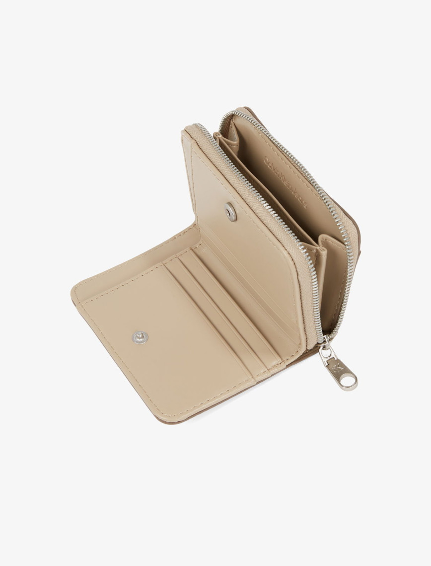 Calvin Klein Around Kadın Bej Cüzdan Calvin Klein Around Kadın Bej Cüzdan