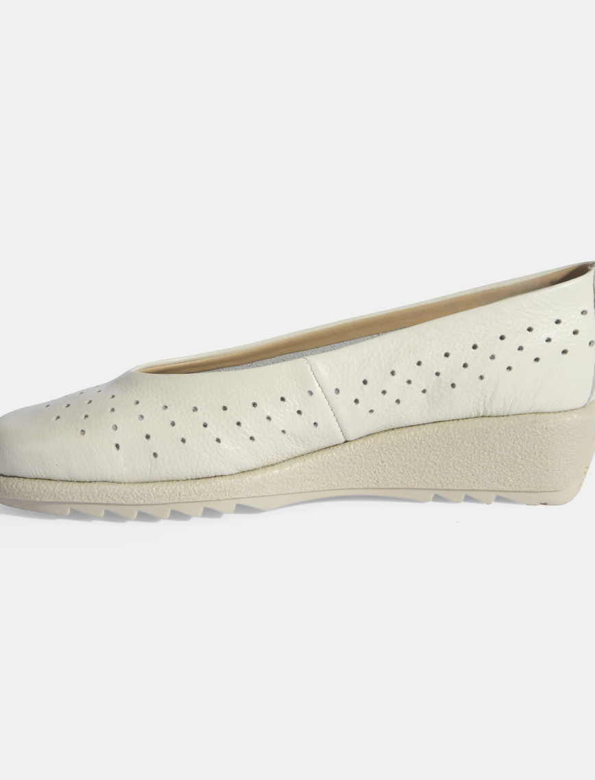 Kadın Beyaz Perforeli DesaComfort Günlük Ayakkabı