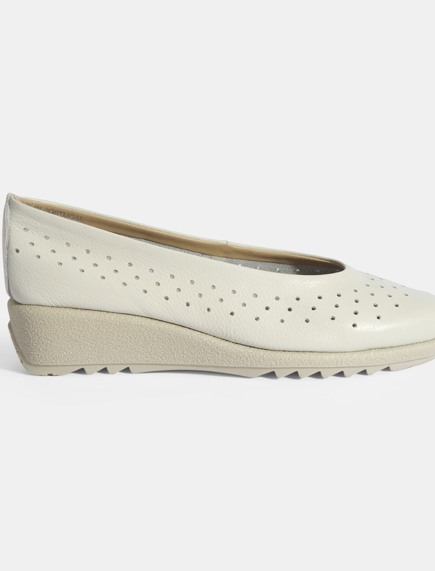 Kadın Beyaz Perforeli DesaComfort Günlük Ayakkabı