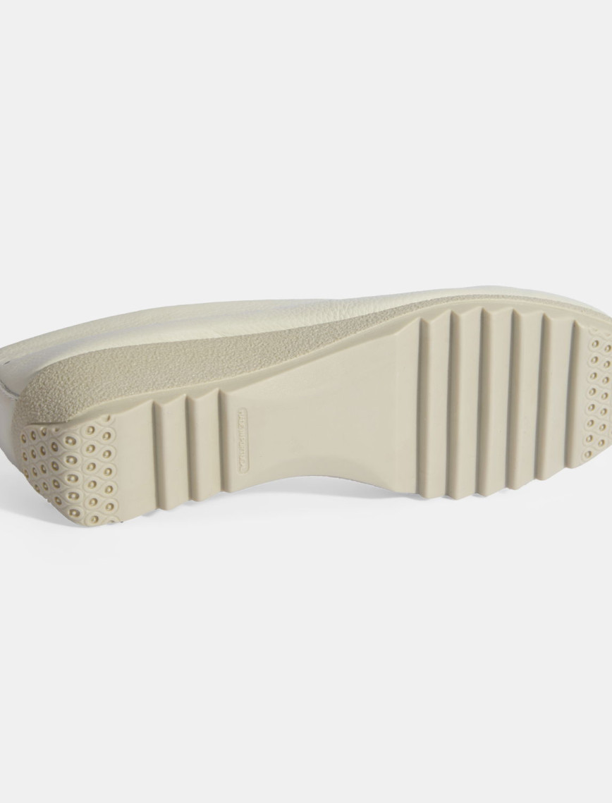 Kadın Beyaz Perforeli DesaComfort Günlük Ayakkabı