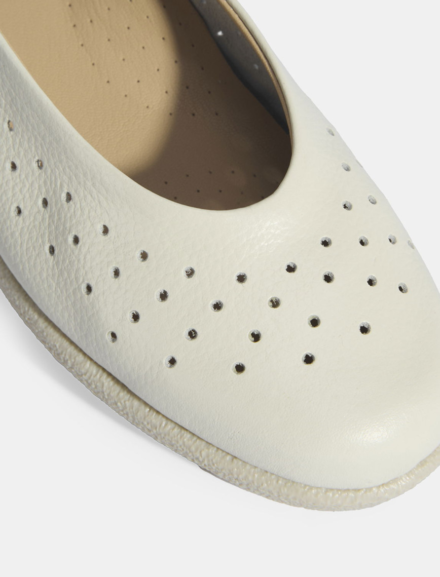 Kadın Beyaz Perforeli DesaComfort Günlük Ayakkabı