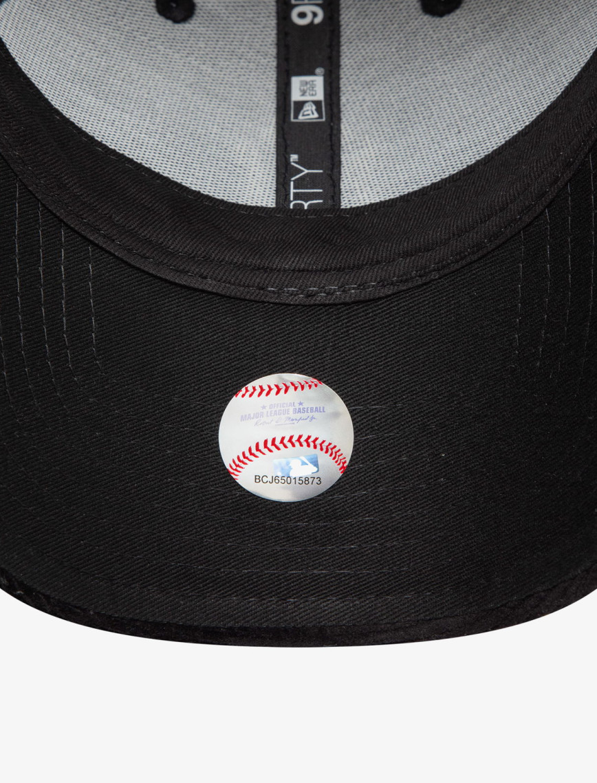 New Era Cord 9Forty New York Yankees Unisex Siyah Şapka New Era Cord 9Forty New York Yankees Unisex Siyah Şapka