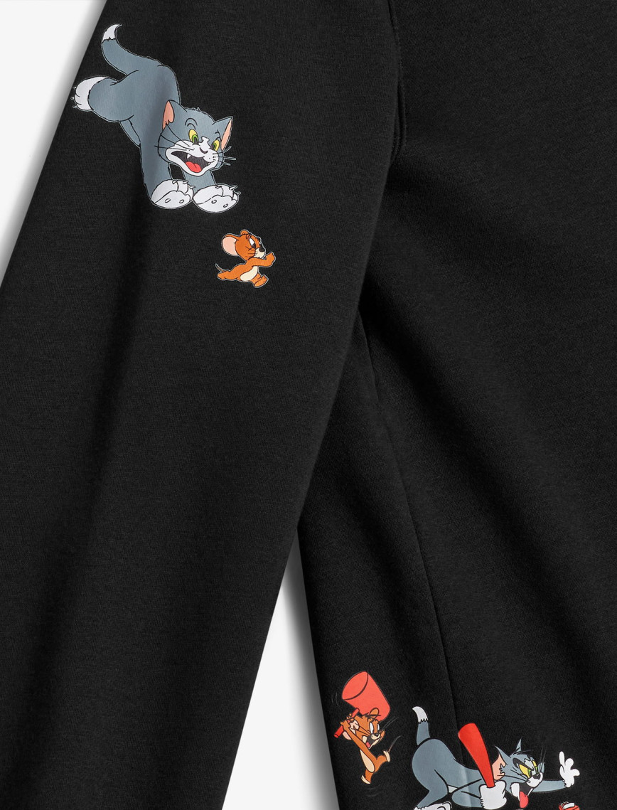 Converse X Tom & Jerry Unisex Siyah Sweatshirt Converse X Tom & Jerry Unisex Siyah Sweatshirt