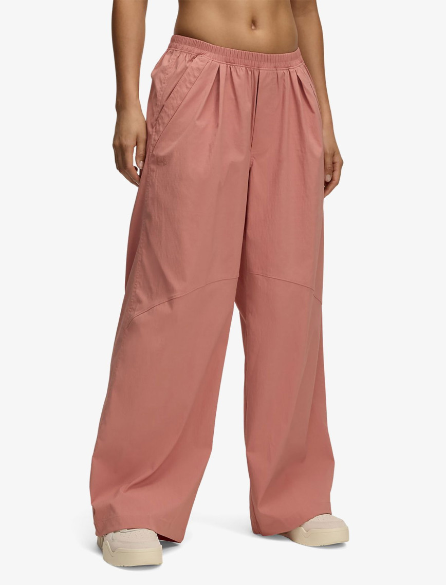 Under Armour Unstoppable Parachute Kadın Pembe Eşofman Altı Under Armour Unstoppable Parachute Kadın Pembe Eşofman Altı