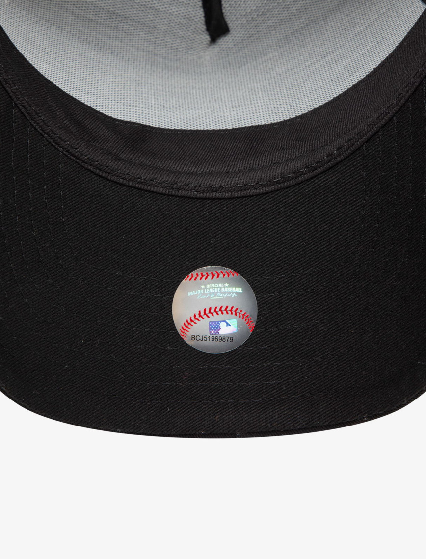 New Era Metallic Patch Eframe Neyyan Unisex Siyah Şapka New Era Metallic Patch Eframe Neyyan Unisex Siyah Şapka