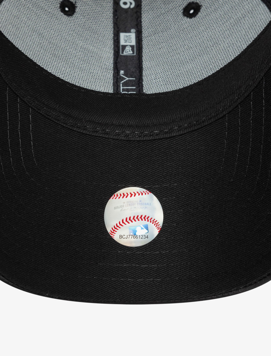 New Era New York Yankees Satin 9Forty Kadın Siyah Şapka New Era New York Yankees Satin 9Forty Kadın Siyah Şapka