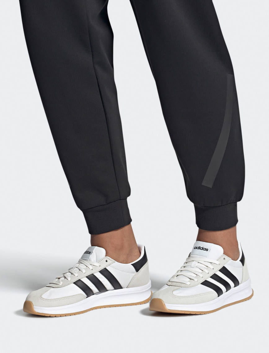 adidas Run 70S 2.0 Erkek Beyaz Koşu Ayakkabısı adidas Run 70S 2.0 Erkek Beyaz Koşu Ayakkabısı