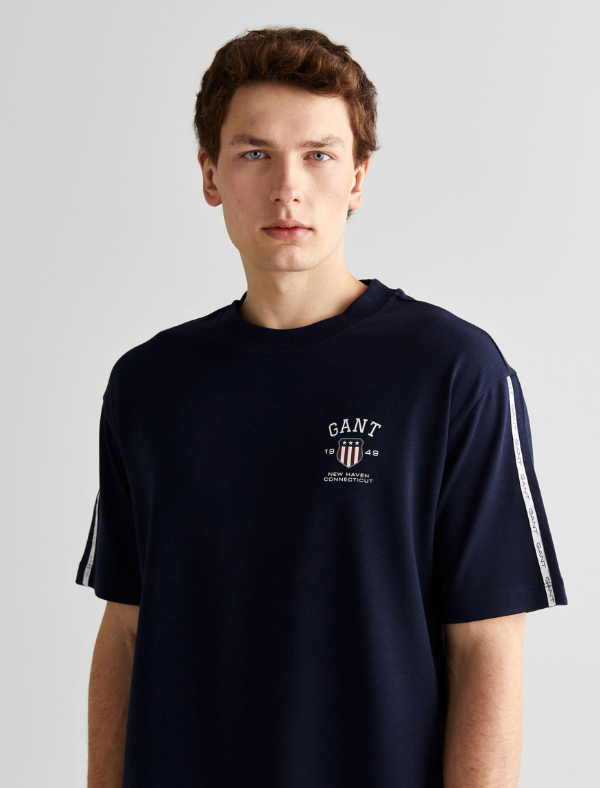 GANT Erkek Lacivert Relaxed Fit Bisiklet Yaka Logolu T-Shirt GANT Erkek Lacivert Relaxed Fit Bisiklet Yaka Logolu T-Shirt