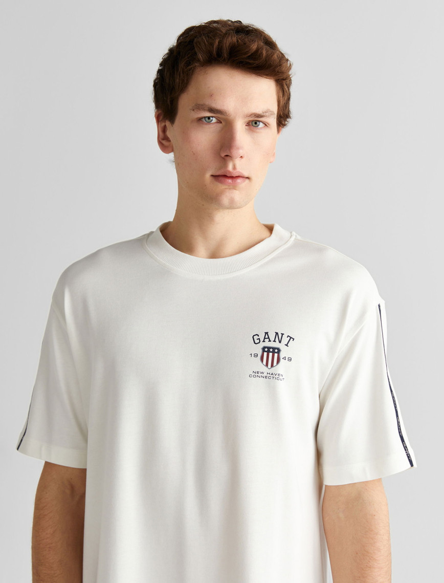 GANT Erkek Krem Relaxed Fit Bisiklet Yaka Logolu T-Shirt GANT Erkek Krem Relaxed Fit Bisiklet Yaka Logolu T-Shirt
