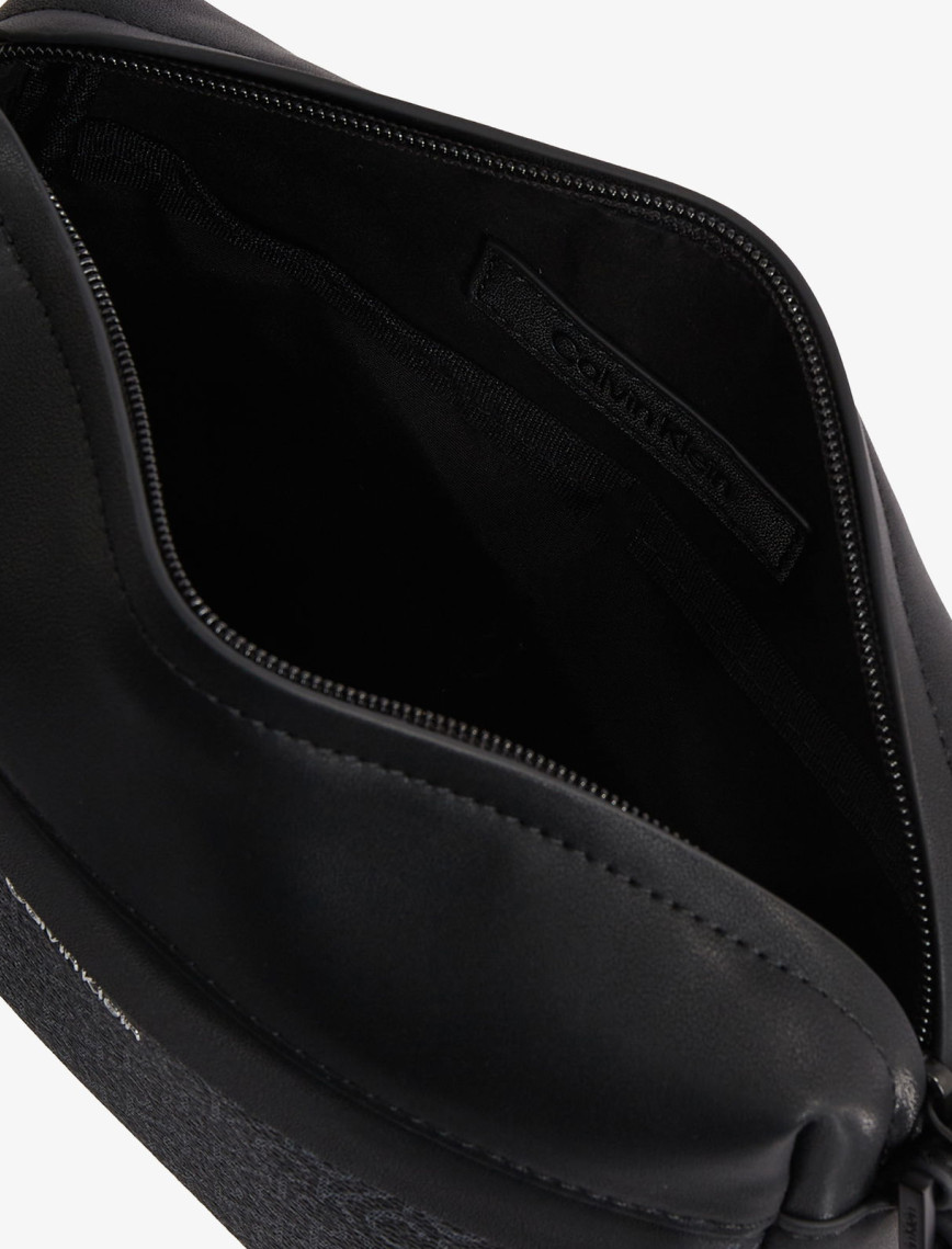 Calvin Klein Must Camera Mono Erkek Siyah El Çantası Calvin Klein Must Camera Mono Erkek Siyah El Çantası