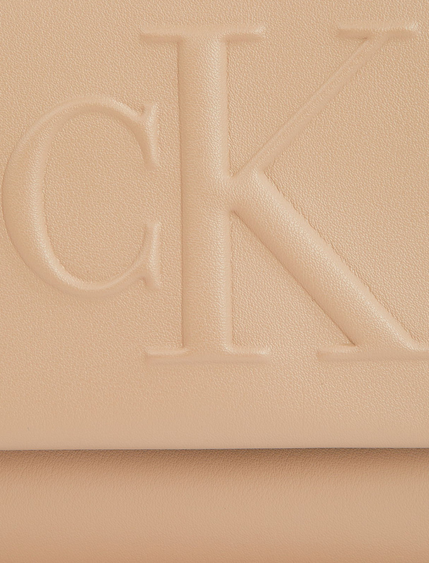 Calvin Klein Kadın Bej El Çantası Calvin Klein Kadın Bej El Çantası