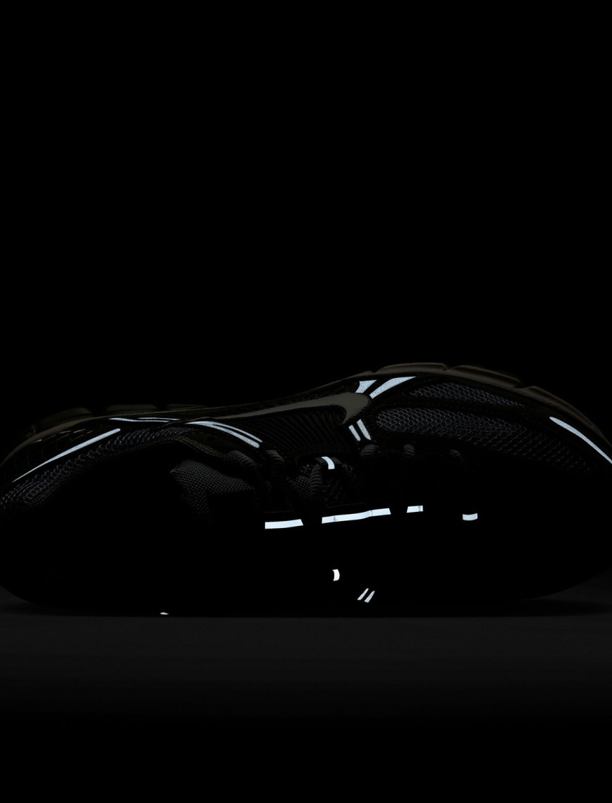 Nike Zoom Vomero 5 Erkek Gri Spor Ayakkabı Nike Zoom Vomero 5 Erkek Gri Spor Ayakkabı