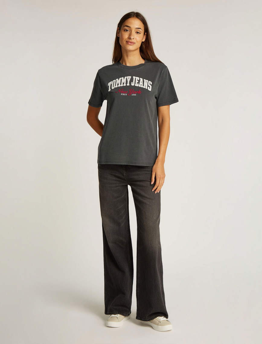 Tommy Jeans Relax Varsity Kadın Siyah T-Shirt Tommy Jeans Relax Varsity Kadın Siyah T-Shirt