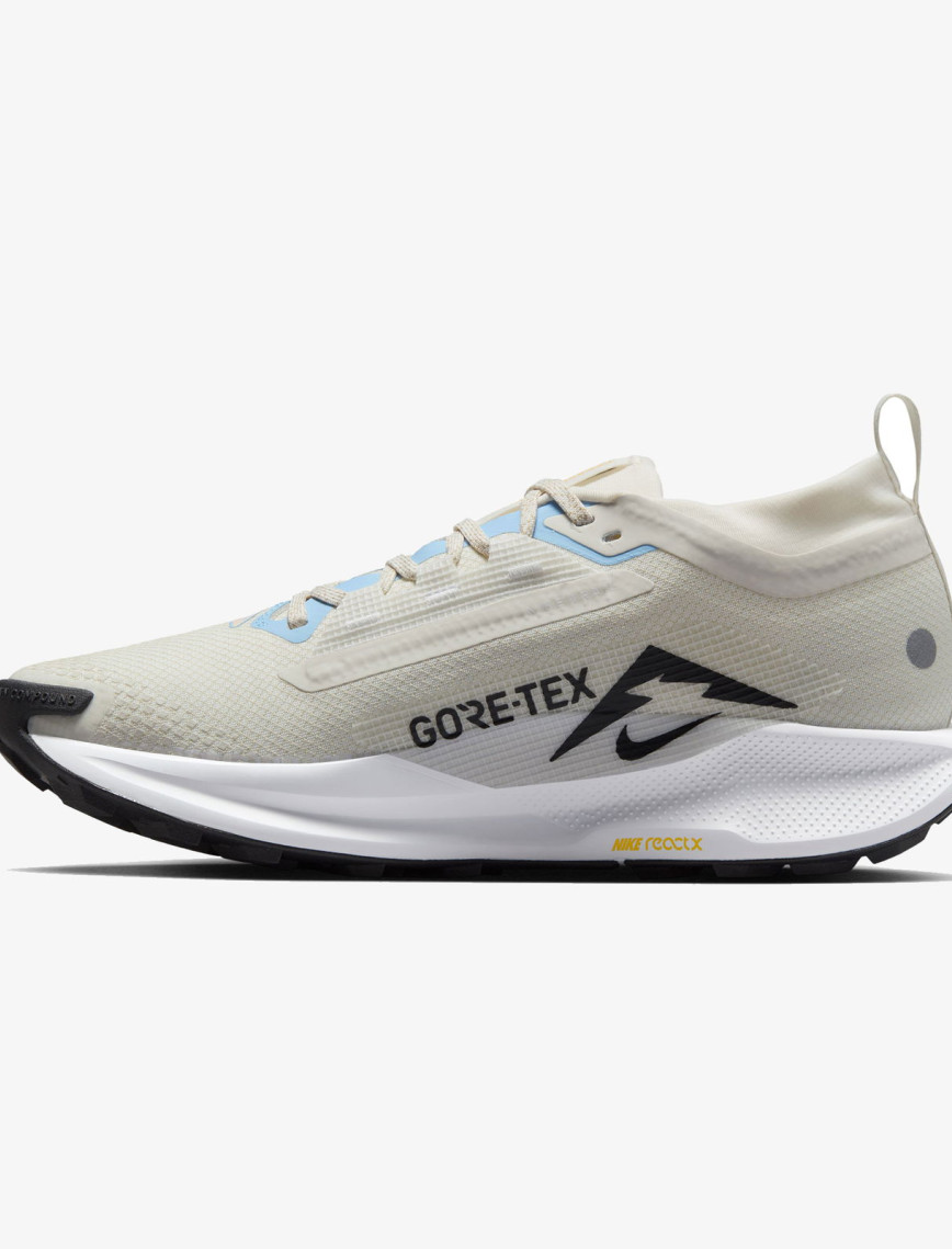 Nike Pegasus Trail 5 GORE-TEX Kadın Krem Rengi Koşu Ayakkabısı Nike Pegasus Trail 5 GORE-TEX Kadın Krem Rengi Koşu Ayakkabısı
