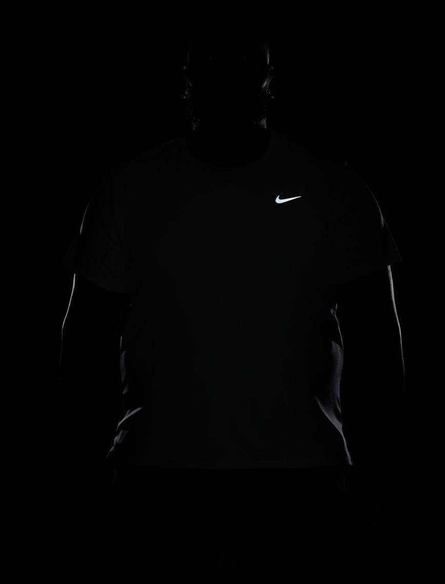 Nike Dri-Fit Miler Erkek Beyaz T-Shirt Nike Dri-Fit Miler Erkek Beyaz T-Shirt