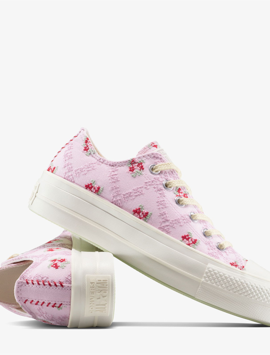 Converse Chuck Taylor All Star Lift Rose Cross Stitch Kadın Pembe Platform Sneaker Converse Chuck Taylor All Star Lift Rose Cross Stitch Kadın Pembe Platform Sneaker