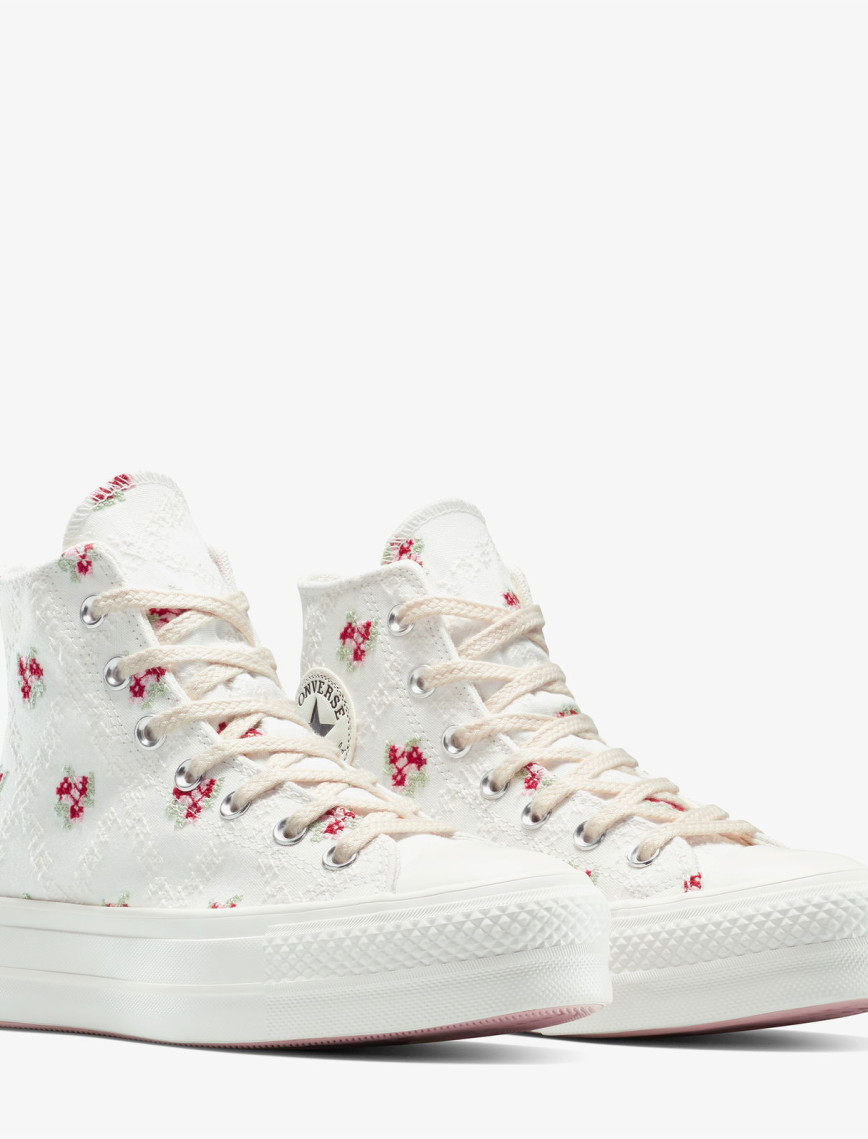 Converse Chuck Taylor All Star Lift Rose Cross Stitch Kadın Beyaz Platform Sneaker Converse Chuck Taylor All Star Lift Rose Cross Stitch Kadın Beyaz Platform Sneaker