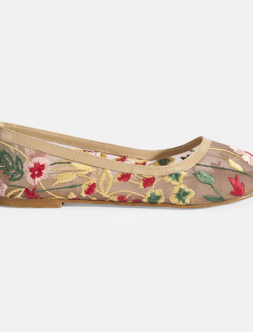 Kadın Siyah Nakış İşleme Detaylı Fileli Babet Kadın Siyah Nakış İşleme Detaylı Fileli Babet