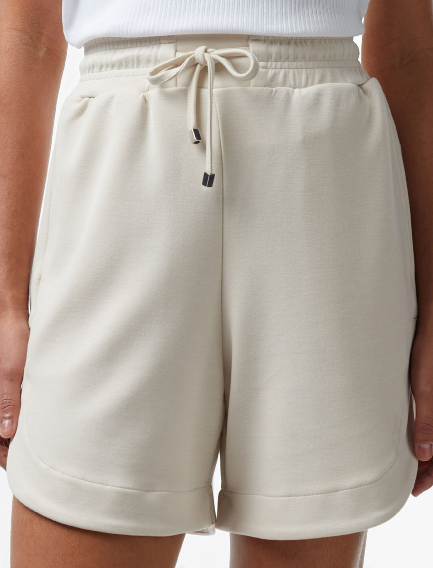 Nautica Kadın Krem Regular Fit Şort Nautica Kadın Krem Regular Fit Şort