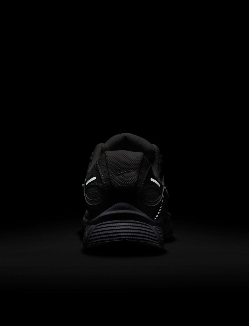 Nike V5 RNR Kadın Beyaz Spor Ayakkabı Nike V5 RNR Kadın Beyaz Spor Ayakkabı