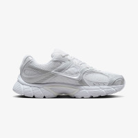 Nike V5 RNR Kadın Beyaz Spor Ayakkabı Nike V5 RNR Kadın Beyaz Spor Ayakkabı