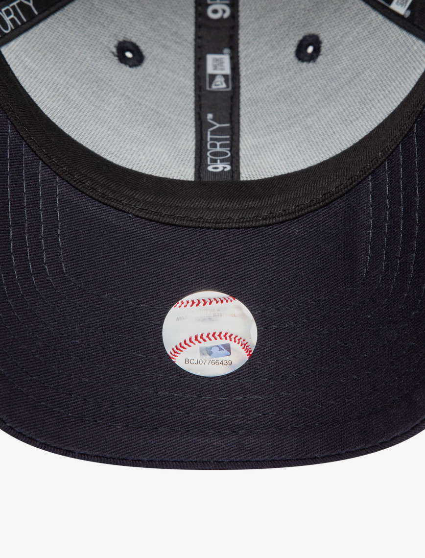 New Era New York Yankees Fruit Icon Unisex Siyah Şapka New Era New York Yankees Fruit Icon Unisex Siyah Şapka