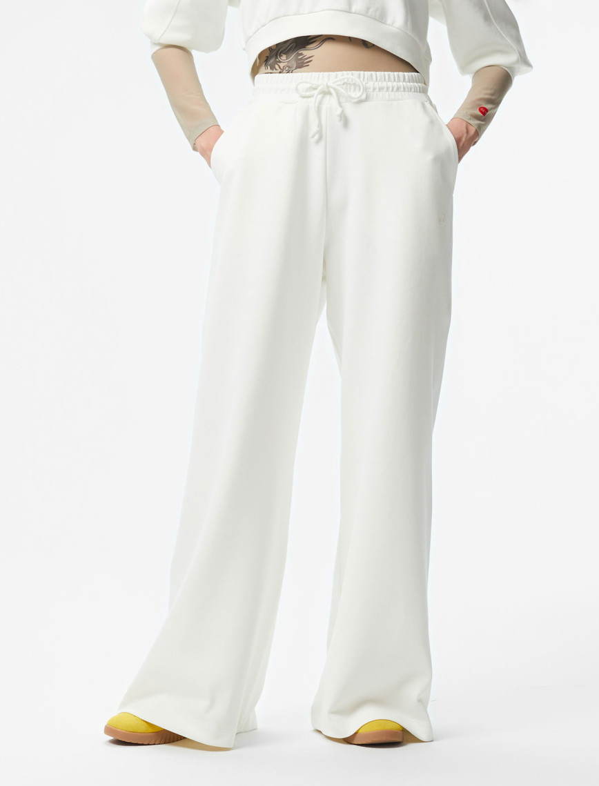 UNITED4 Kadın Beyaz Eşofman Altı UNITED4 Kadın Beyaz Eşofman Altı