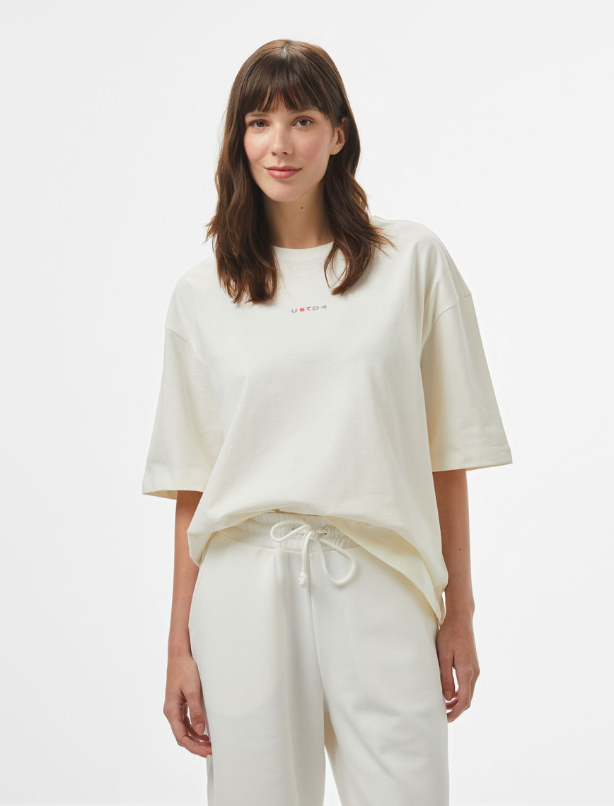 UNITED4 Kadın Krem T-Shirt UNITED4 Kadın Krem T-Shirt