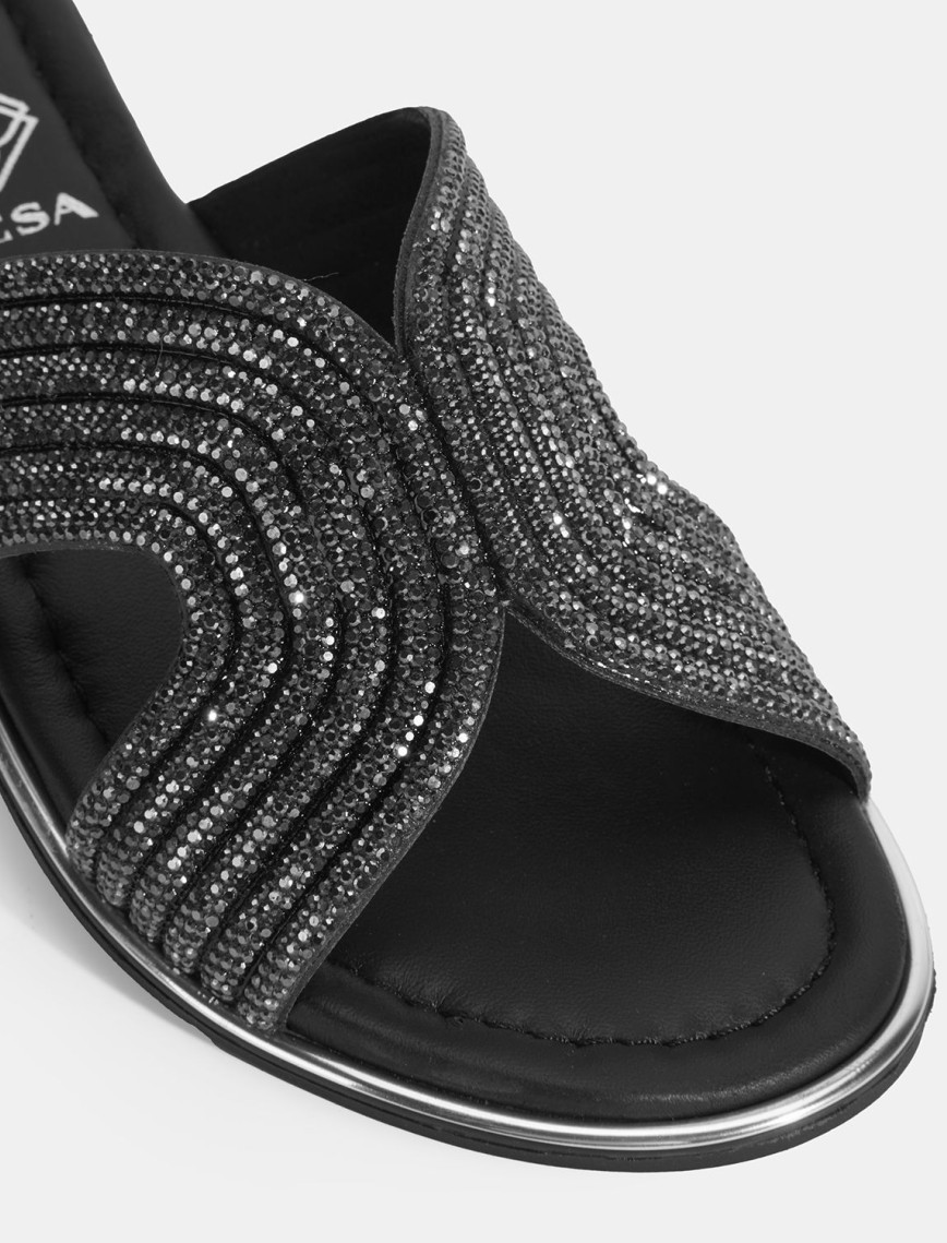 Kadın Siyah Taş Detaylı Deri Terlik Kadın Siyah Taş Detaylı Deri Terlik