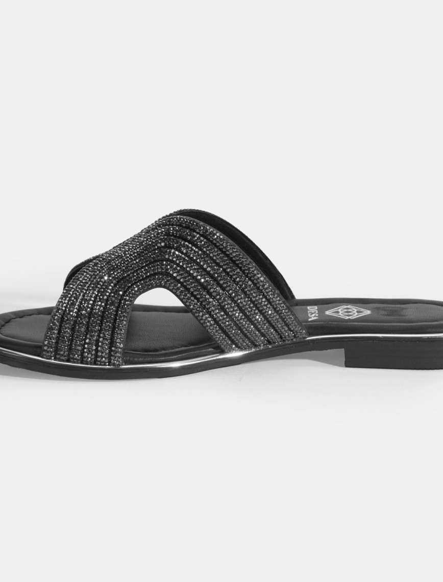 Kadın Siyah Taş Detaylı Deri Terlik Kadın Siyah Taş Detaylı Deri Terlik