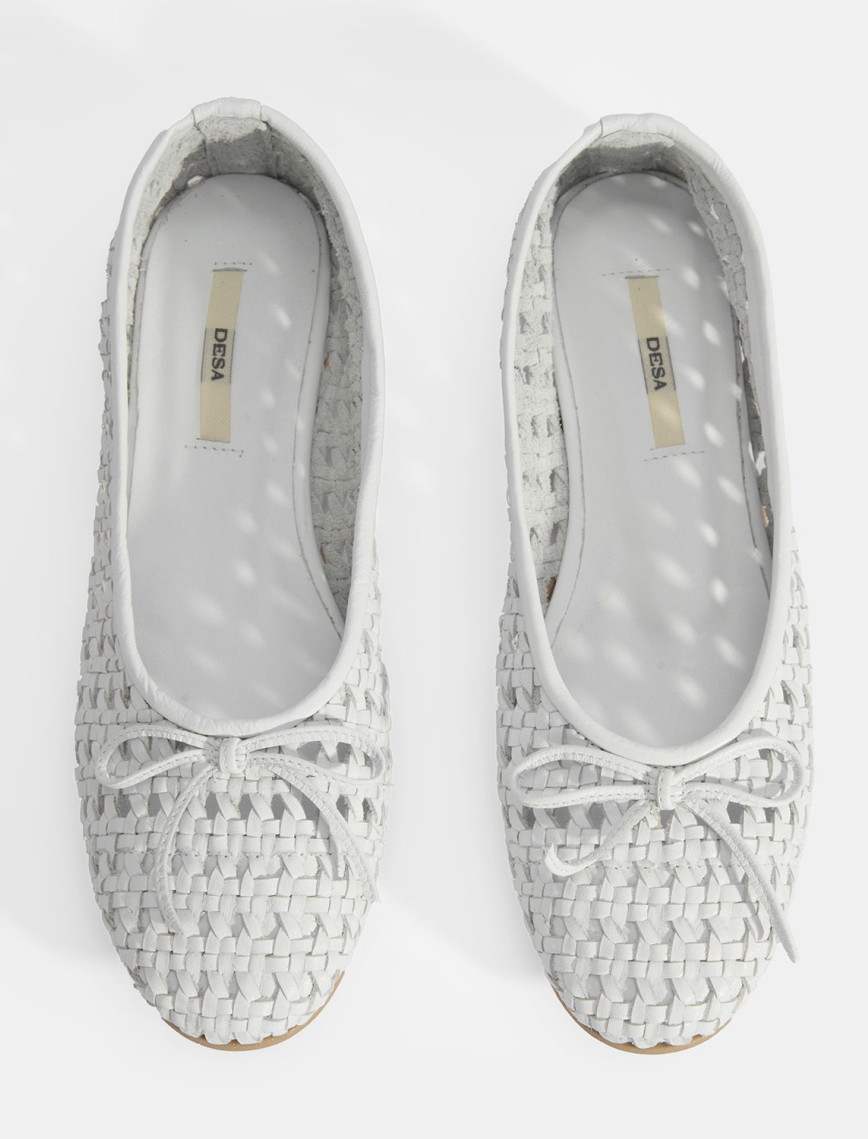 Kadın Beyaz Fiyonk Detaylı Örgü Babet Kadın Beyaz Fiyonk Detaylı Örgü Babet