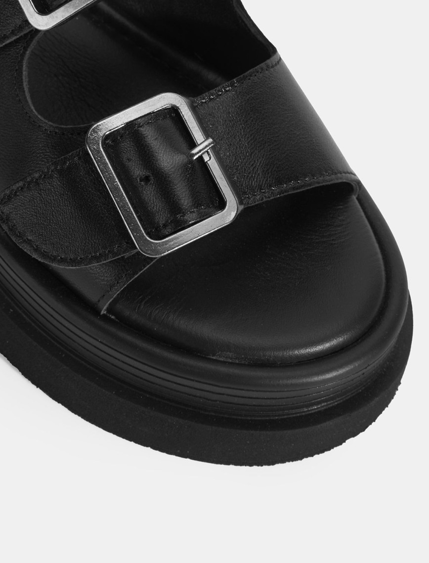 Kadın Siyah Ayarlanabilir Tokalı Terlik Kadın Siyah Ayarlanabilir Tokalı Terlik