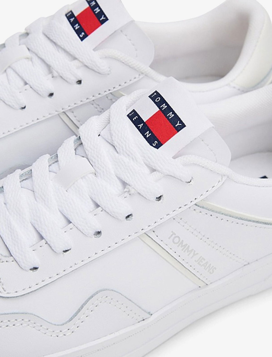 Tommy Hilfiger Greenwich Kadın Beyaz Spor Ayakkabı Tommy Hilfiger Greenwich Kadın Beyaz Spor Ayakkabı